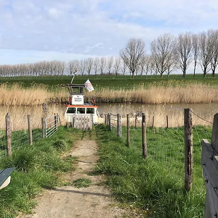 Holiday home Water In Near Volkerak, Cleaning Included *